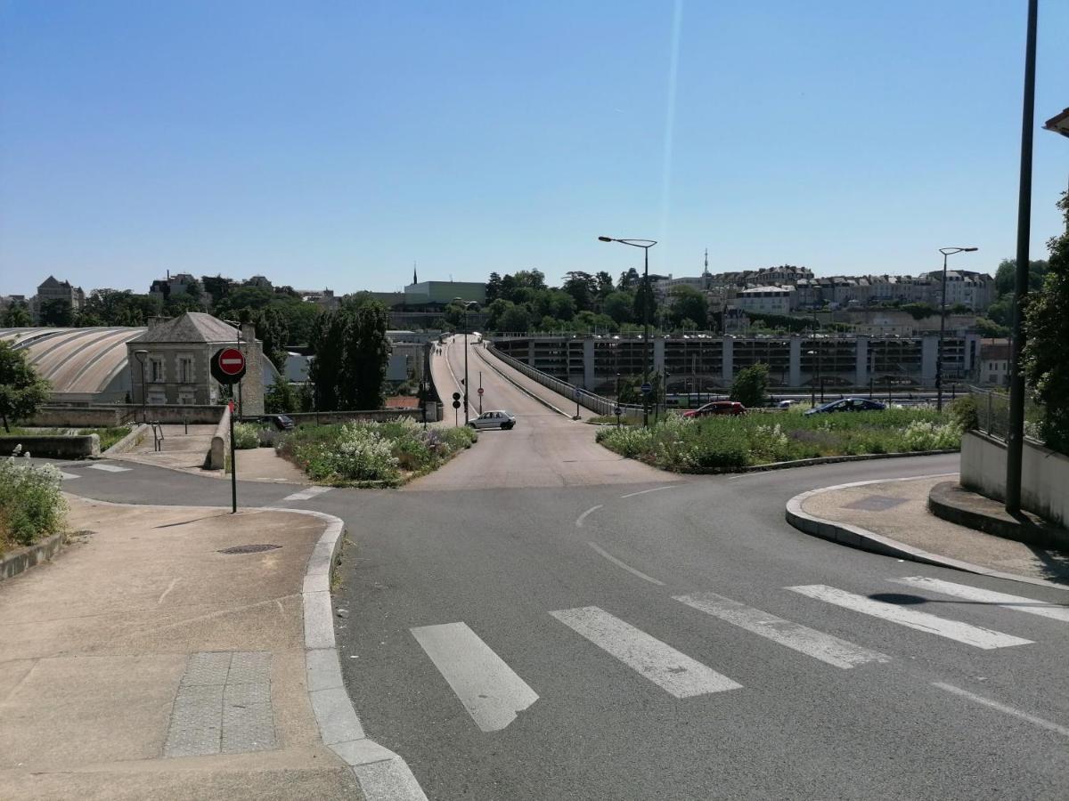 Proche Gare Et Centre-ville. Tres Bon Emplacement. * Poitiers